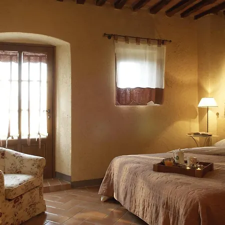 Borgo Di Pietrafitta Relais * كاستيلّينا إنْ كْيانت